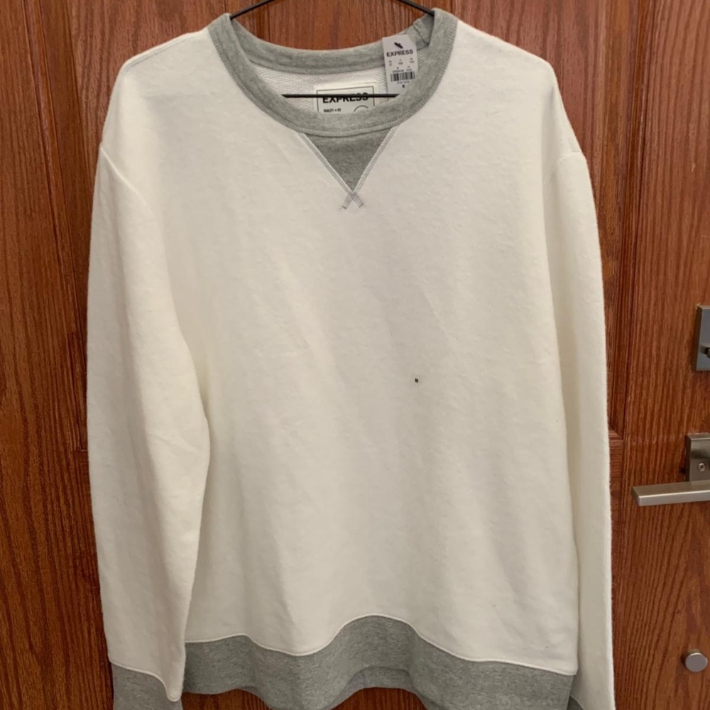 NWT Express Medium Long-sleeve shirt
